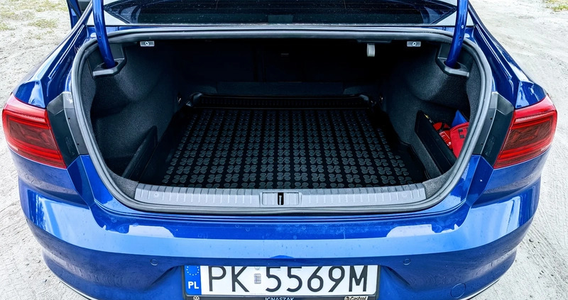 Volkswagen Passat cena 115500 przebieg: 158000, rok produkcji 2021 z Głubczyce małe 301